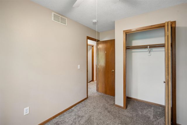 1725 North Avenue, Norwalk, IA 50211