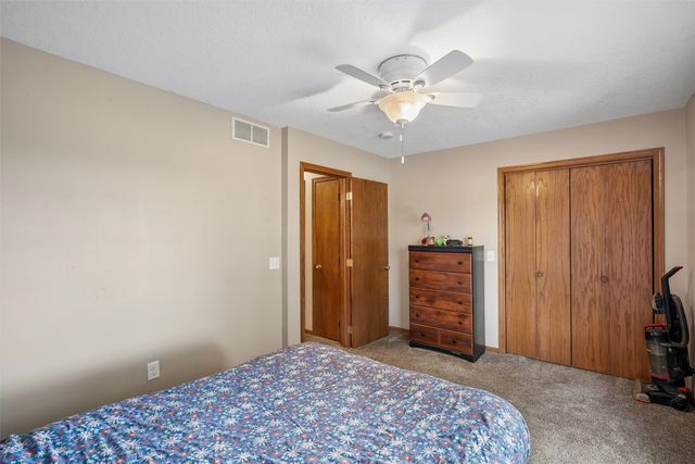 1725 North Avenue, Norwalk, IA 50211