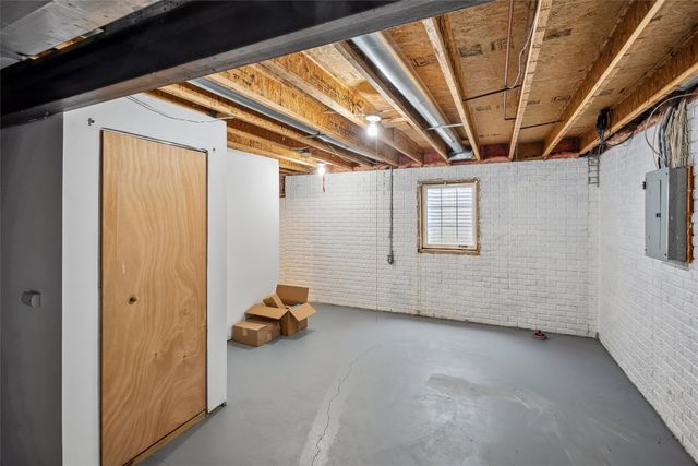 1725 North Avenue, Norwalk, IA 50211