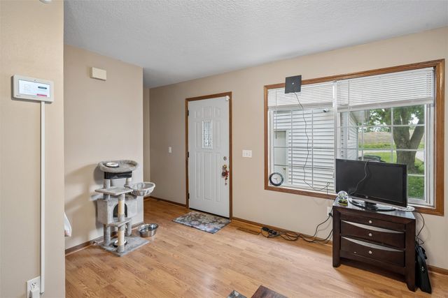 1725 North Avenue, Norwalk, IA 50211