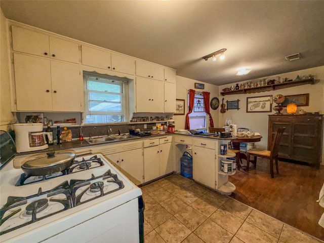 1320 Anna Street, Denton, TX 76201