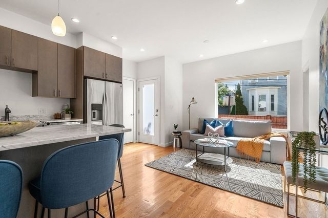 161 Auburn St 161, Cambridge, MA 02139