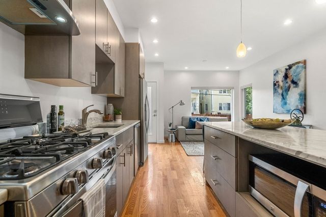 161 Auburn St 161, Cambridge, MA 02139