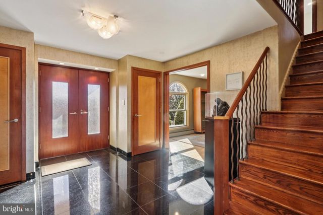 400 HIGHVIEW DR, Wayne, PA 19087