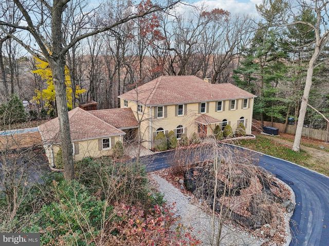 400 HIGHVIEW DR, Wayne, PA 19087