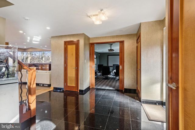 400 HIGHVIEW DR, Wayne, PA 19087