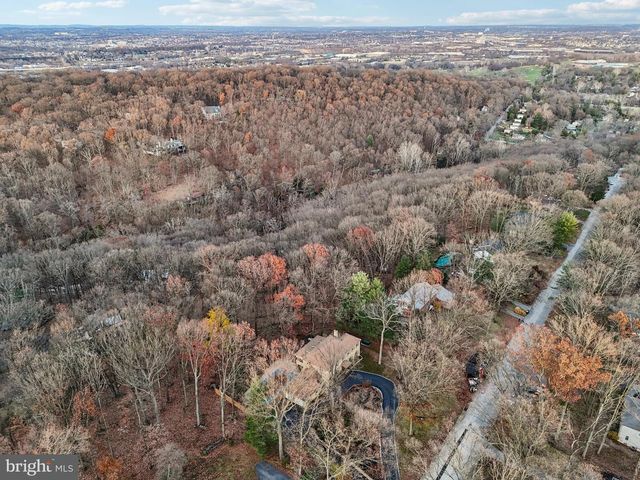 400 HIGHVIEW DR, Wayne, PA 19087