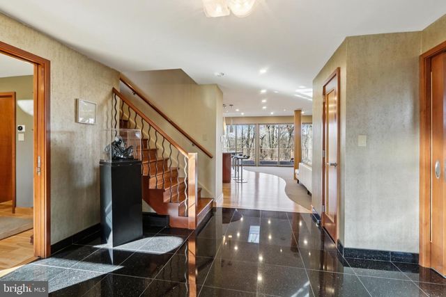 400 HIGHVIEW DR, Wayne, PA 19087