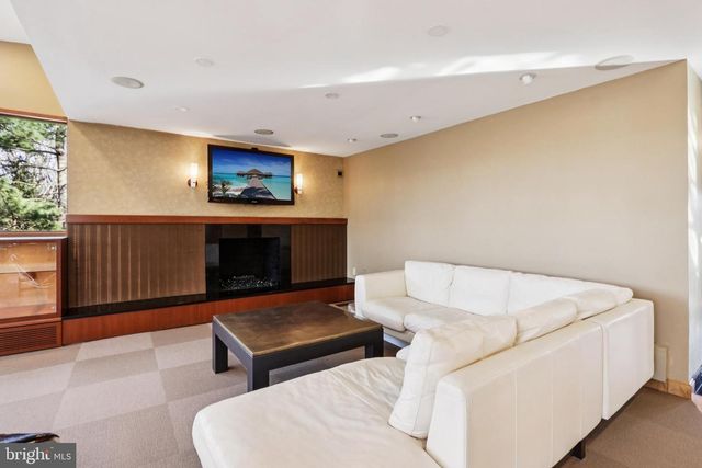 400 HIGHVIEW DR, Wayne, PA 19087