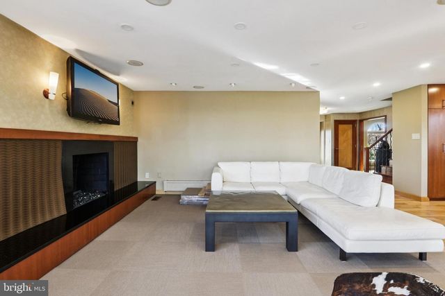 400 HIGHVIEW DR, Wayne, PA 19087