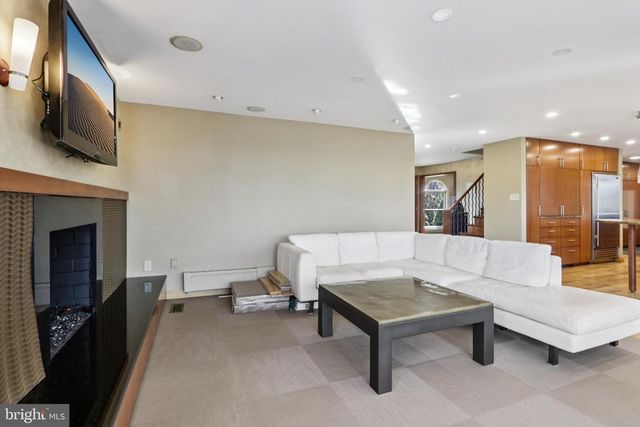 400 HIGHVIEW DR, Wayne, PA 19087