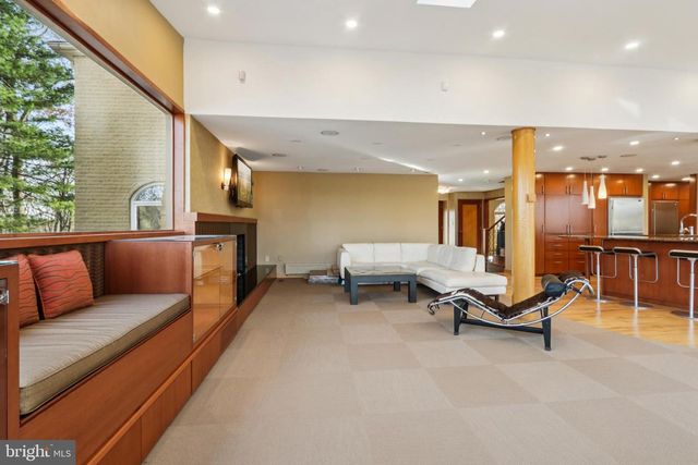 400 HIGHVIEW DR, Wayne, PA 19087