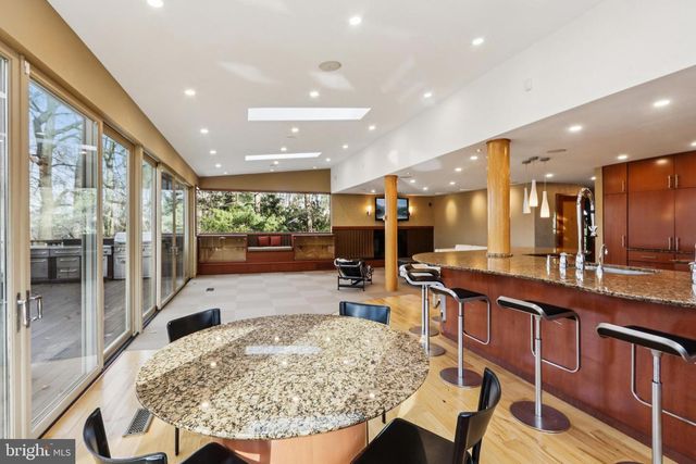 400 HIGHVIEW DR, Wayne, PA 19087