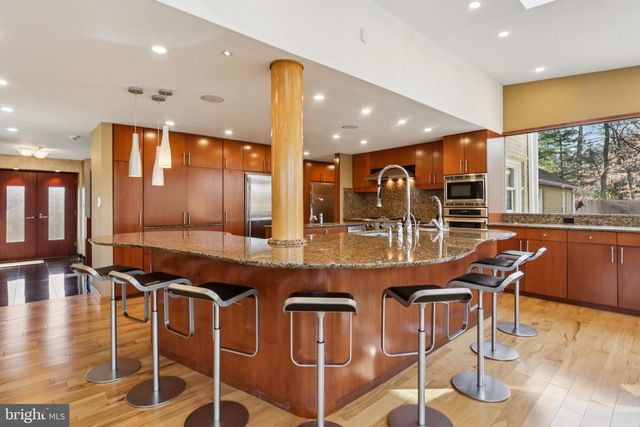 400 HIGHVIEW DR, Wayne, PA 19087