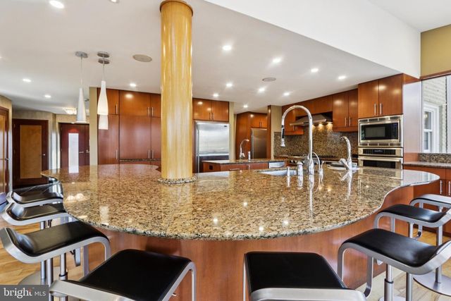 400 HIGHVIEW DR, Wayne, PA 19087