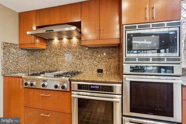 400 HIGHVIEW DR, Wayne, PA 19087