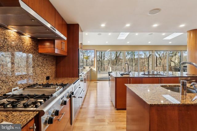 400 HIGHVIEW DR, Wayne, PA 19087