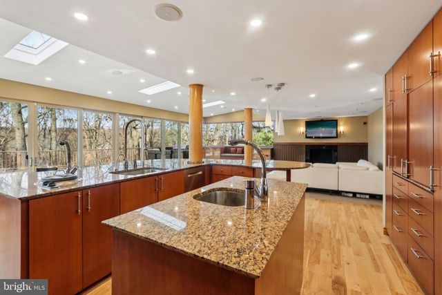 400 HIGHVIEW DR, Wayne, PA 19087