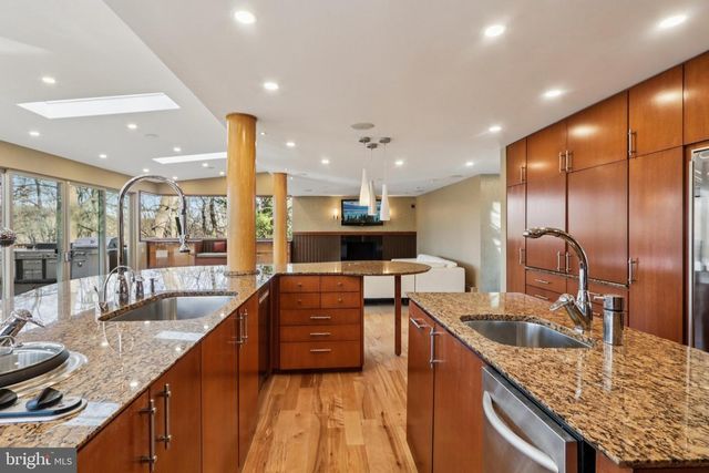 400 HIGHVIEW DR, Wayne, PA 19087