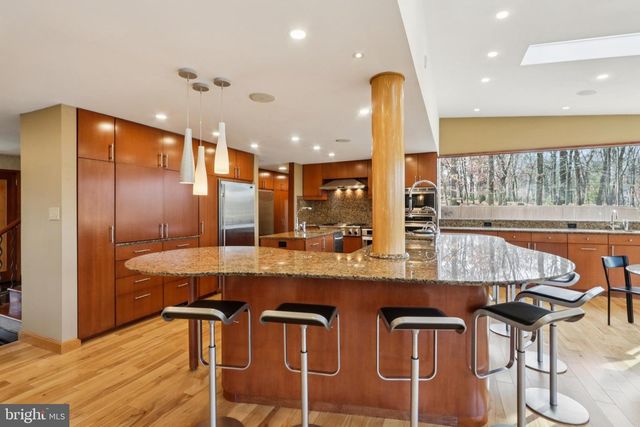 400 HIGHVIEW DR, Wayne, PA 19087