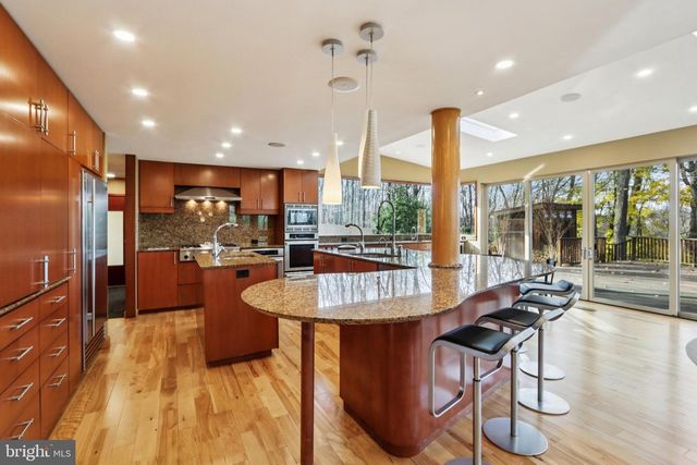 400 HIGHVIEW DR, Wayne, PA 19087