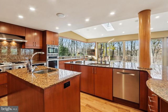 400 HIGHVIEW DR, Wayne, PA 19087