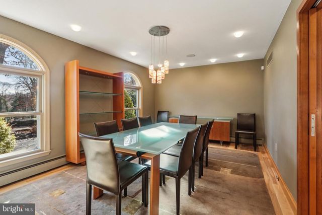 400 HIGHVIEW DR, Wayne, PA 19087