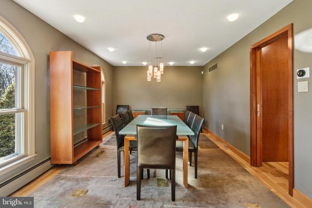 400 HIGHVIEW DR, Wayne, PA 19087