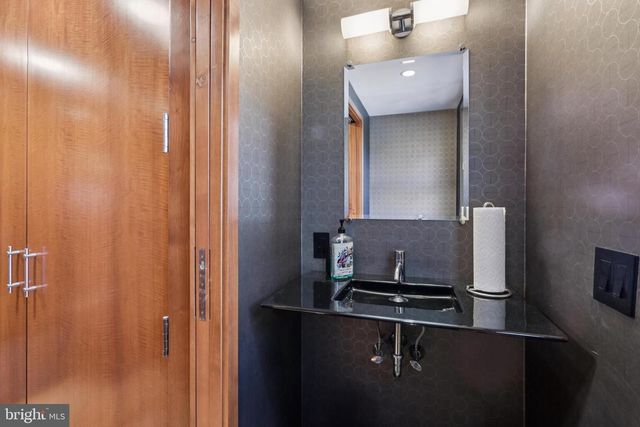 400 HIGHVIEW DR, Wayne, PA 19087