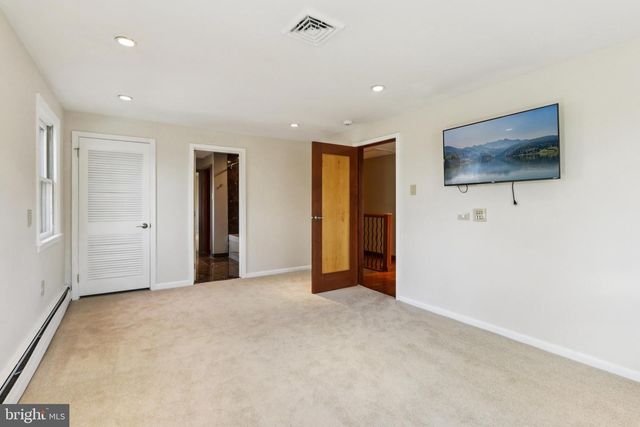 400 HIGHVIEW DR, Wayne, PA 19087