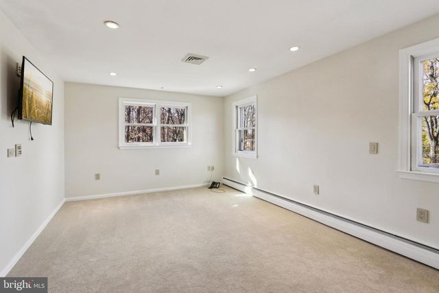 400 HIGHVIEW DR, Wayne, PA 19087