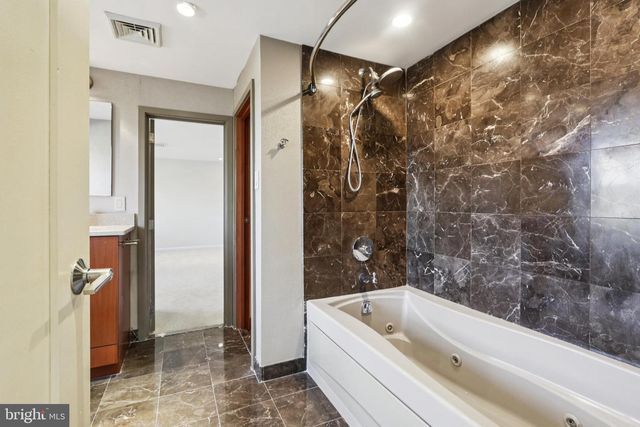 400 HIGHVIEW DR, Wayne, PA 19087