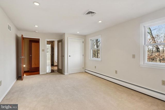 400 HIGHVIEW DR, Wayne, PA 19087