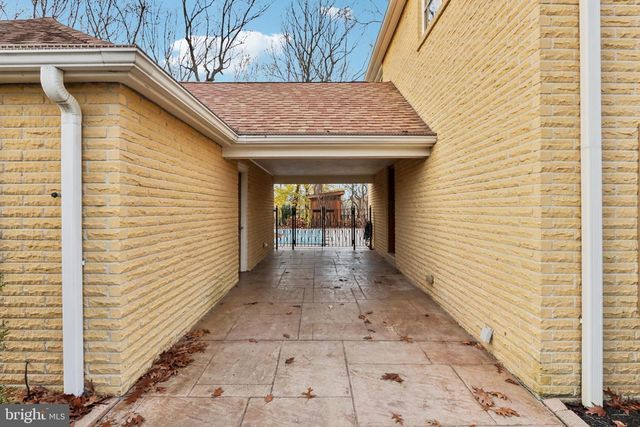 400 HIGHVIEW DR, Wayne, PA 19087