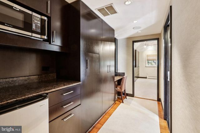 400 HIGHVIEW DR, Wayne, PA 19087