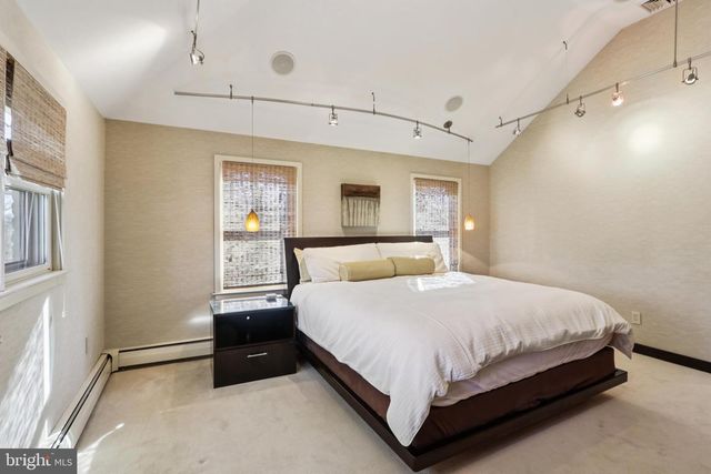 400 HIGHVIEW DR, Wayne, PA 19087