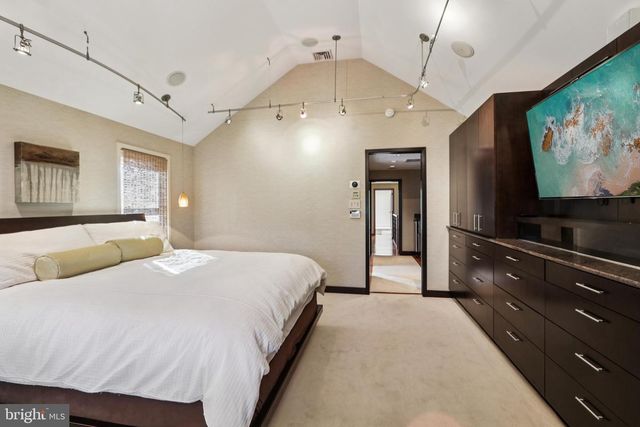 400 HIGHVIEW DR, Wayne, PA 19087