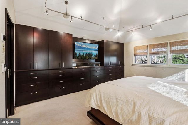 400 HIGHVIEW DR, Wayne, PA 19087