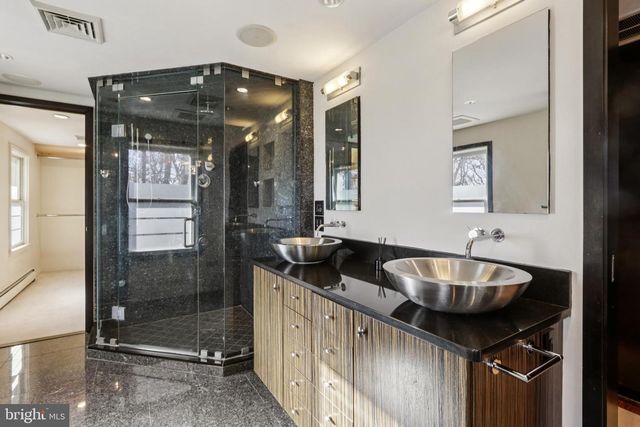 400 HIGHVIEW DR, Wayne, PA 19087