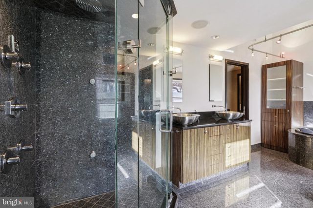 400 HIGHVIEW DR, Wayne, PA 19087