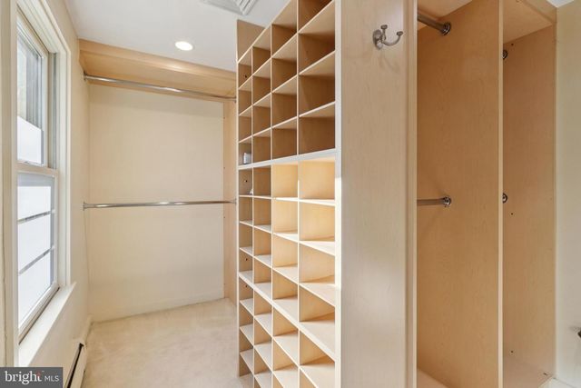 400 HIGHVIEW DR, Wayne, PA 19087