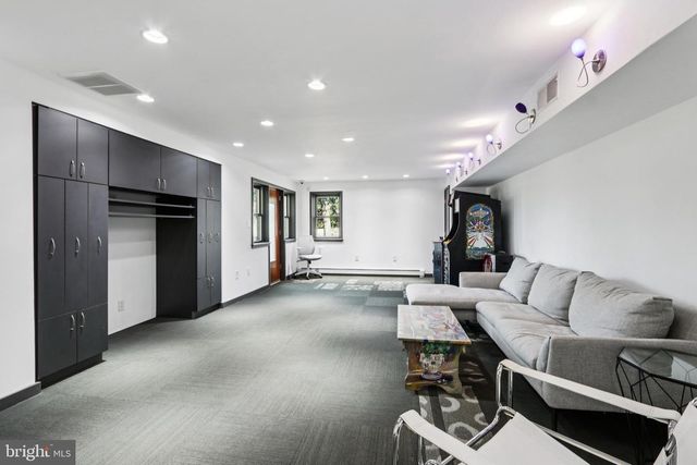 400 HIGHVIEW DR, Wayne, PA 19087