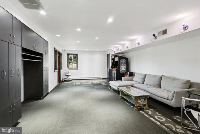 400 HIGHVIEW DR, Wayne, PA 19087