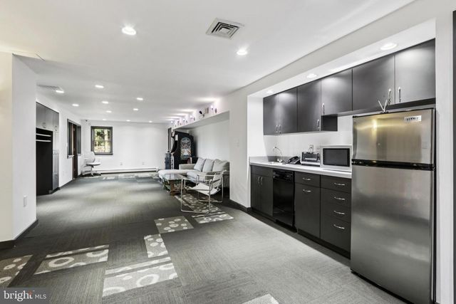 400 HIGHVIEW DR, Wayne, PA 19087