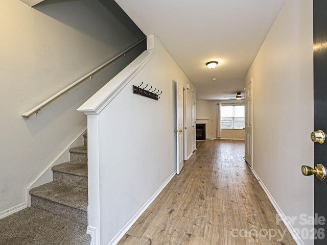 8712 Westhope Street, Charlotte, NC 28216