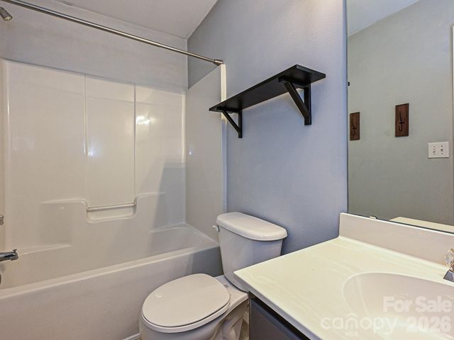 8712 Westhope Street, Charlotte, NC 28216