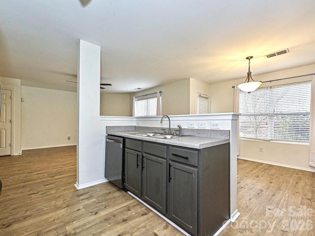 8712 Westhope Street, Charlotte, NC 28216