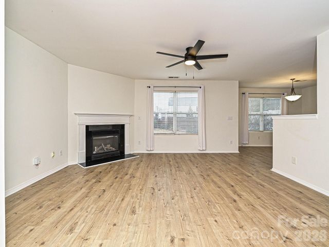 8712 Westhope Street, Charlotte, NC 28216