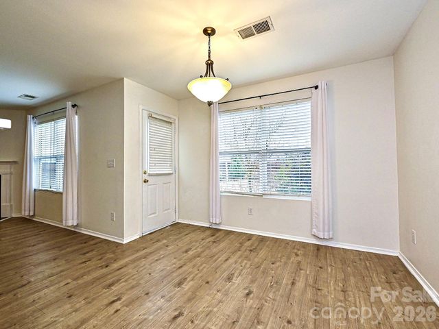 8712 Westhope Street, Charlotte, NC 28216