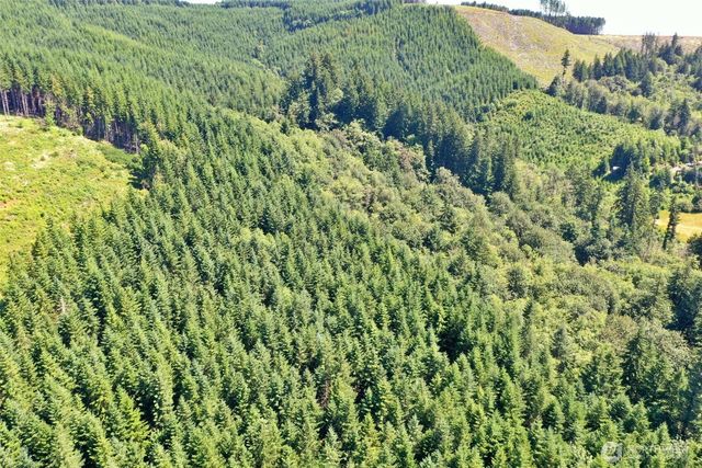 1668 King Road, Winlock, WA 98596